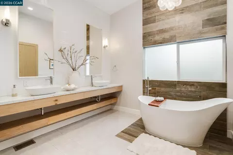 Bath - 2973 Limestone Rd, Alamo, CA 94507 photo 2 of 7