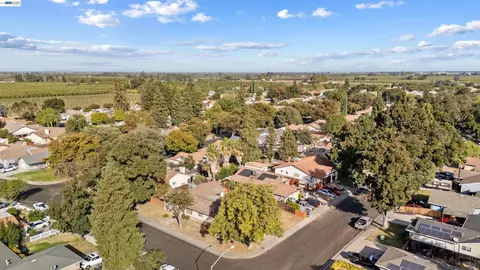 View/Area - 2709 Albion Way, Modesto, CA 95358 photo 3 of 5