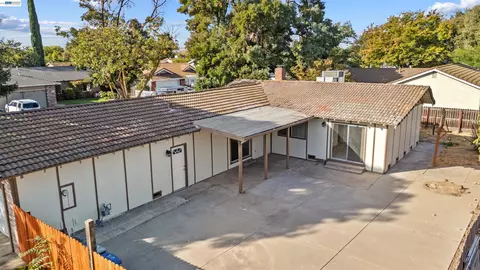 Exterior - 2709 Albion Way, Modesto, CA 95358 photo 2 of 10
