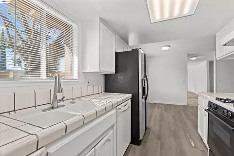 Kitchen - 2709 Albion Way, Modesto, CA 95358 photo 1 of 2