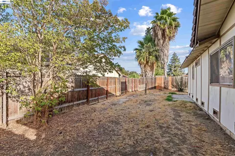 Exterior - 2709 Albion Way, Modesto, CA 95358 photo 6 of 10