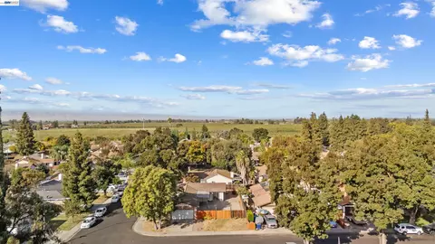 View/Area - 2709 Albion Way, Modesto, CA 95358 photo 2 of 5