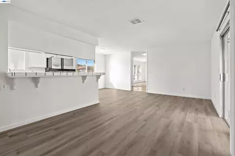 Living - 2709 Albion Way, Modesto, CA 95358 photo 6 of 7