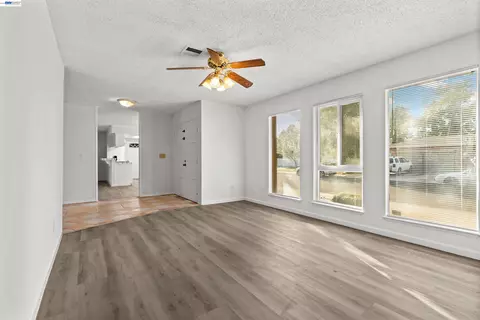 Living - 2709 Albion Way, Modesto, CA 95358 photo 2 of 7