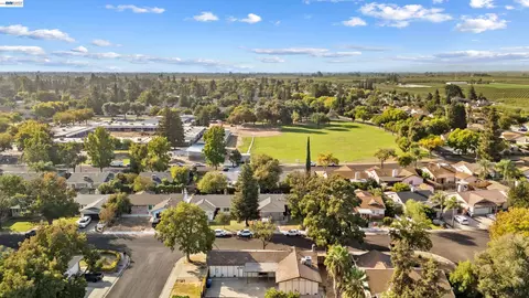 View/Area - 2709 Albion Way, Modesto, CA 95358 photo 4 of 5