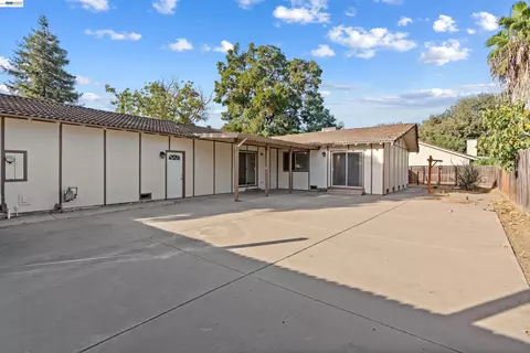 Exterior - 2709 Albion Way, Modesto, CA 95358 photo 3 of 10