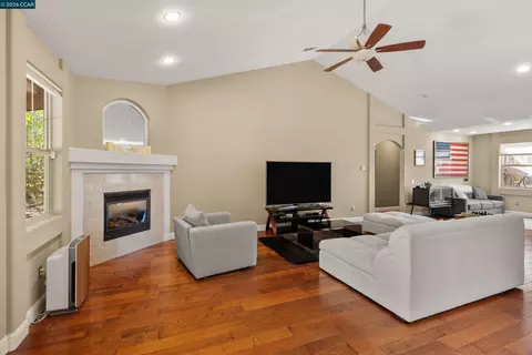 Living - 218 Smith Flat Rd, Angels Camp, CA 95222 photo 1 of 3