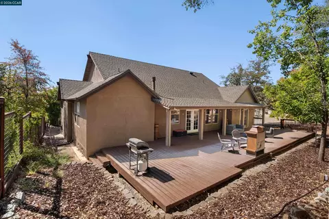 Exterior - 218 Smith Flat Rd, Angels Camp, CA 95222 photo 7 of 8
