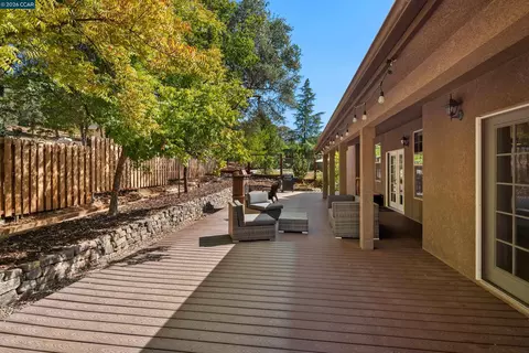 Exterior - 218 Smith Flat Rd, Angels Camp, CA 95222 photo 6 of 8