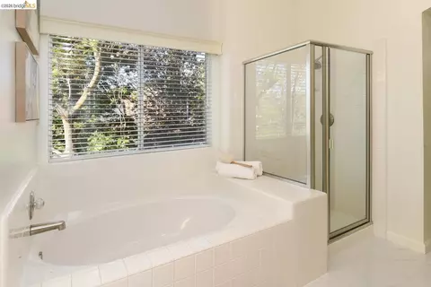 Bath - 5300 Clearbrook Dr, Concord, CA 94521 photo 1 of 8