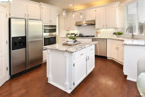 Kitchen - 5300 Clearbrook Dr, Concord, CA 94521 photo 2 of 4