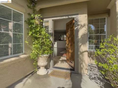 Entry Way - 5300 Clearbrook Dr, Concord, CA 94521 photo 1 of 2