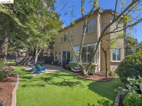 Exterior - 5300 Clearbrook Dr, Concord, CA 94521 photo 8 of 13