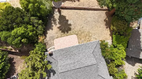 Exterior - 3218 Estates Ave, Pinole, CA 94564 photo 14 of 14