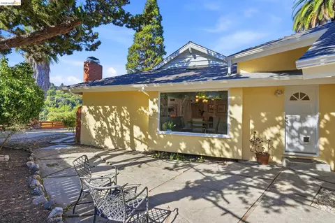 Exterior - 3218 Estates Ave, Pinole, CA 94564 photo 7 of 14