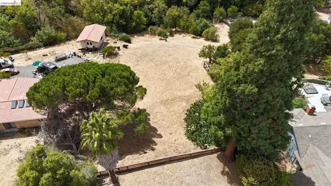 View/Area - 3218 Estates Ave, Pinole, CA 94564 photo 3 of 3