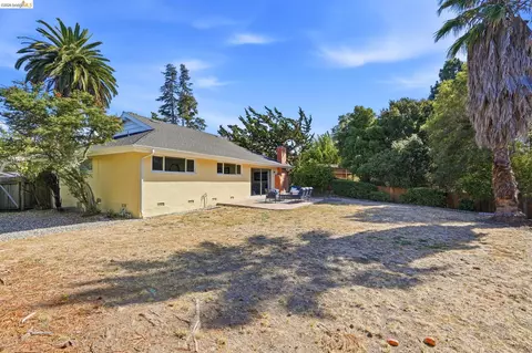Exterior - 3218 Estates Ave, Pinole, CA 94564 photo 11 of 14