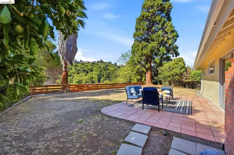 Exterior - 3218 Estates Ave, Pinole, CA 94564 photo 9 of 14