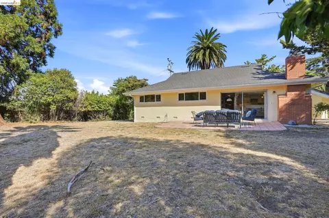 Exterior - 3218 Estates Ave, Pinole, CA 94564 photo 8 of 14
