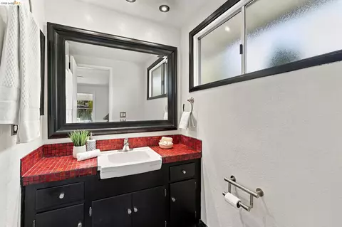 Bath - 3218 Estates Ave, Pinole, CA 94564 photo 1 of 2