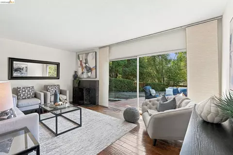 Living - 3218 Estates Ave, Pinole, CA 94564 photo 1 of 2