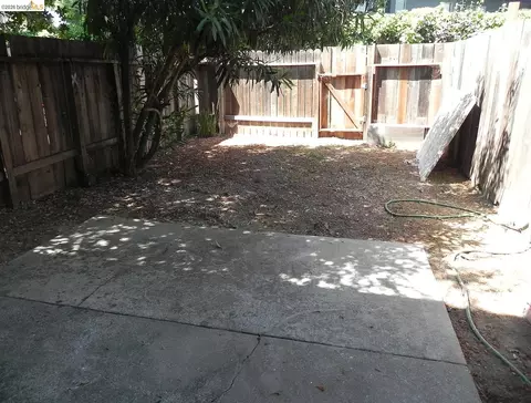 Exterior - 2011 Sierra Rd, Concord, CA 94518 photo 4 of 5