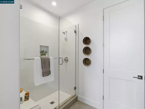 Bath - 1886 Journey St, Milpitas, CA 95035 photo 1 of 4