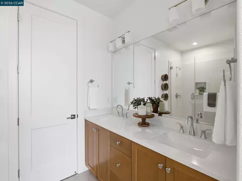 Bath - 1886 Journey St, Milpitas, CA 95035 photo 2 of 4