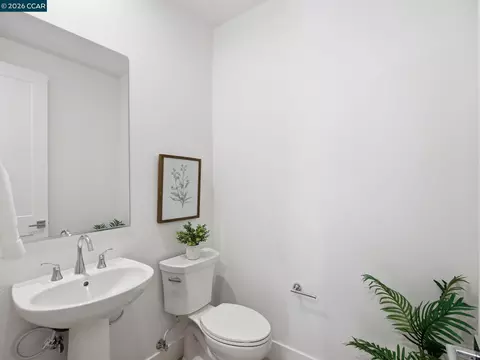Bath - 1886 Journey St, Milpitas, CA 95035 photo 4 of 4