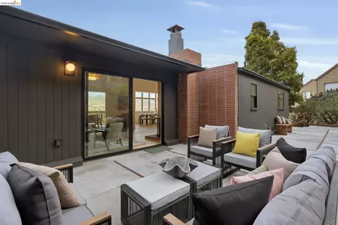 Exterior - 953 Hillside Ave, Albany, CA 94706 photo 4 of 17
