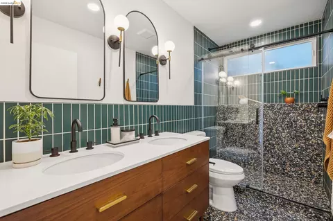 Bath - 953 Hillside Ave, Albany, CA 94706 photo 4 of 7