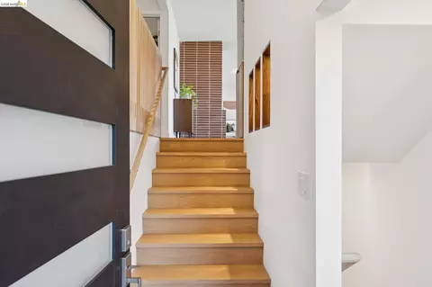Entry Way - 953 Hillside Ave, Albany, CA 94706 photo 1 of 3