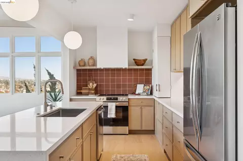 Kitchen - 953 Hillside Ave, Albany, CA 94706 photo 2 of 6