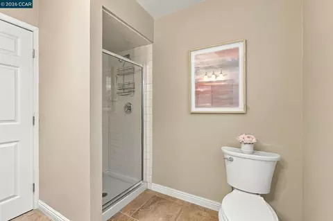 Bath - 4510 Haag Rd, Martinez, CA 94553 photo 2 of 4