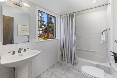 Bath - 80 Hazel Rd, Berkeley, CA 94705 photo 3 of 3