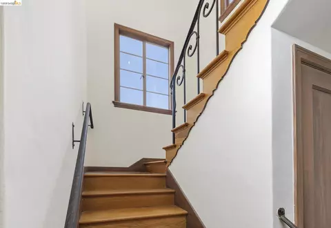 Entry Way - 80 Hazel Rd, Berkeley, CA 94705 photo 4 of 6