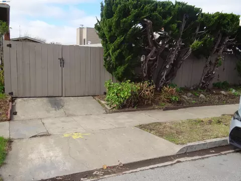 596 Walnut St, San Bruno, CA 94066 photo 4
