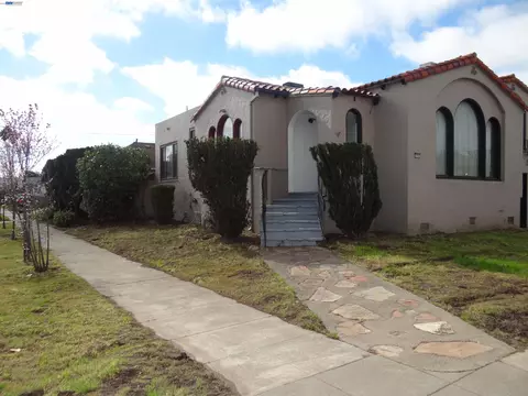 596 Walnut St, San Bruno, CA 94066 photo 2