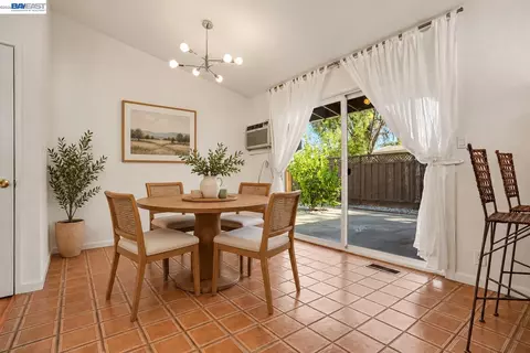 Dining - 1264 Pine St, Livermore, CA 94551 photo 1 of 2