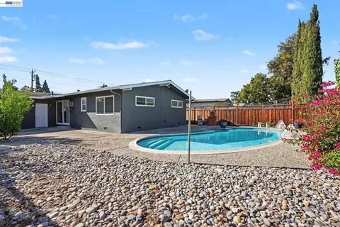 Exterior - 1264 Pine St, Livermore, CA 94551 photo 5 of 6