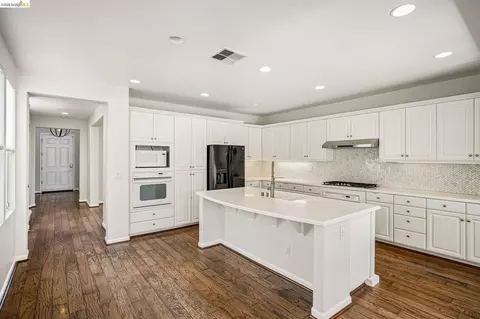 Kitchen - 2698 Jackson Ave, Tracy, CA 95377 photo 3 of 3