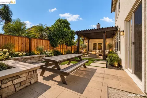 Exterior - 2698 Jackson Ave, Tracy, CA 95377 photo 4 of 5