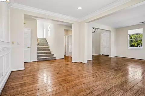 Living - 2698 Jackson Ave, Tracy, CA 95377 photo 2 of 5