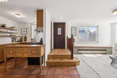 Entry Way - 1824 E 24th St, Oakland, CA 94606 photo 2 of 2