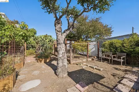 Exterior - 1824 E 24th St, Oakland, CA 94606 photo 11 of 16