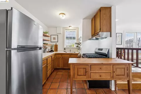 Kitchen - 1824 E 24th St, Oakland, CA 94606 photo 5 of 7