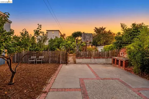 Exterior - 1824 E 24th St, Oakland, CA 94606 photo 15 of 16