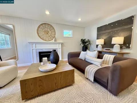 Living - 926 Sassel Ave, Concord, CA 94518 photo 3 of 8