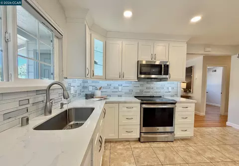 Kitchen - 926 Sassel Ave, Concord, CA 94518 photo 4 of 5