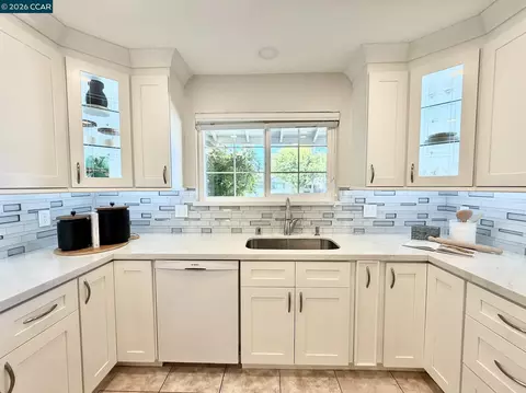 Kitchen - 926 Sassel Ave, Concord, CA 94518 photo 3 of 5